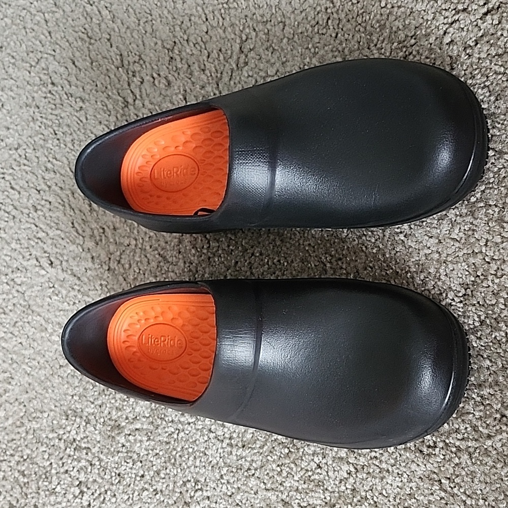 Crocs at work black clogs sz 9